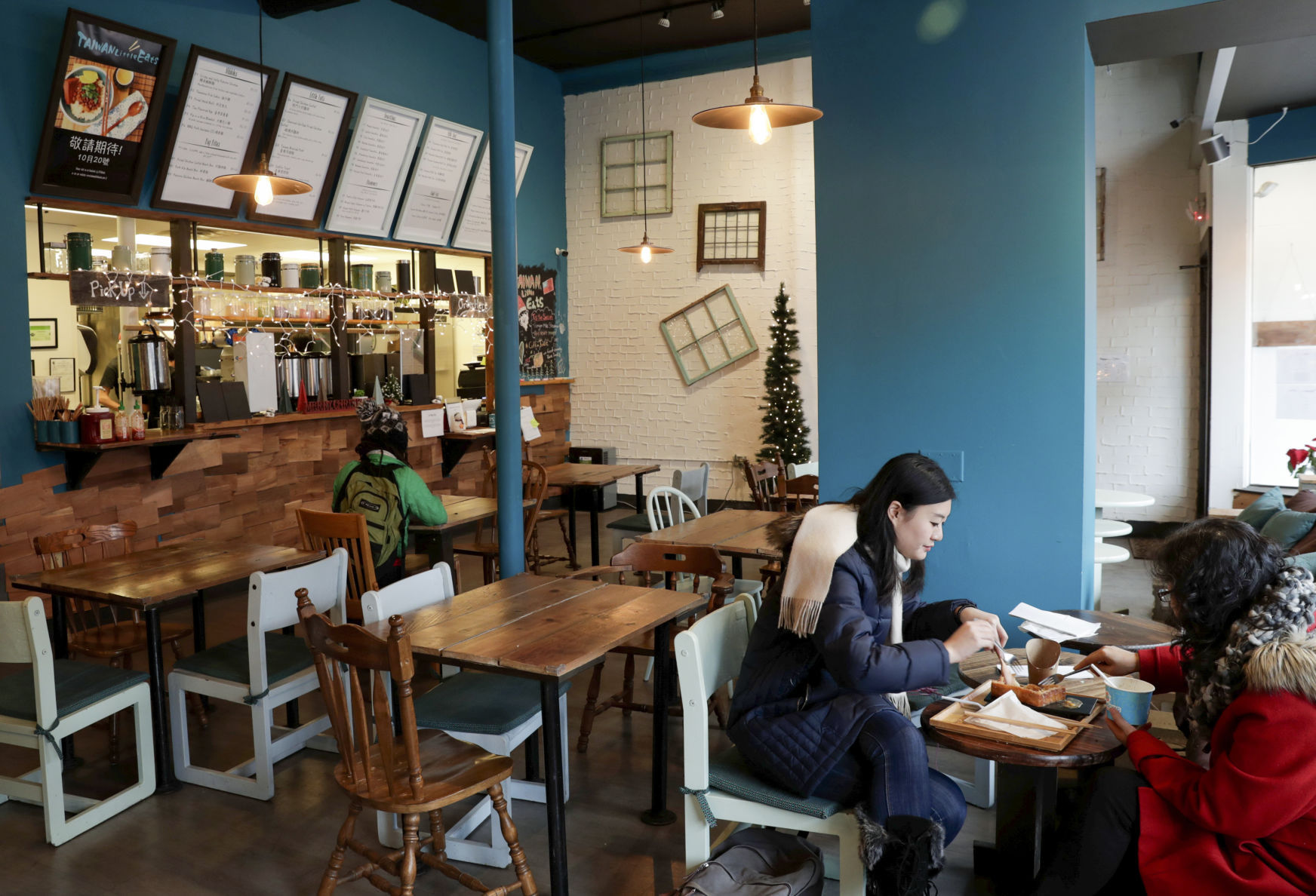 Taiwan Little Eats interior
